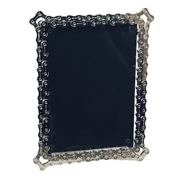 NEW Bicycle Motorcycle Chain PICTURE FRAME Holds 5x7 Photo Faux Bike Chain NWOT - Picture 1 of 7